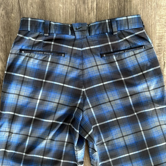 Men’s Nike DriFIT Golf Shorts (30) - Picture 3 of 3